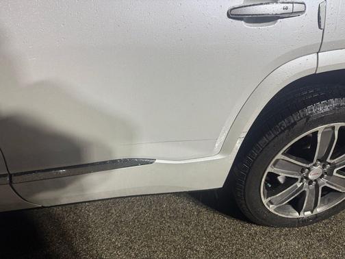 White Frost 2017 GMC Acadia Denali