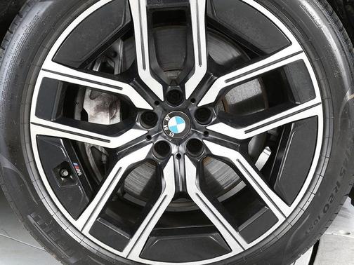 Carbon Black Metallic 2023 BMW 760 i xDrive