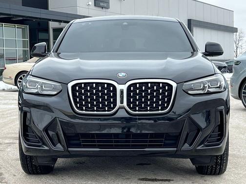 2024 BMW X4 xDrive30i