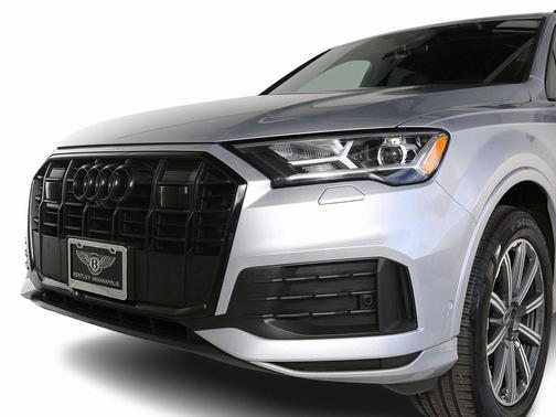 2022 Audi Q7 45 Premium Plus