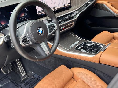 Mineral White Metallic 2024 BMW X5 xDrive40i