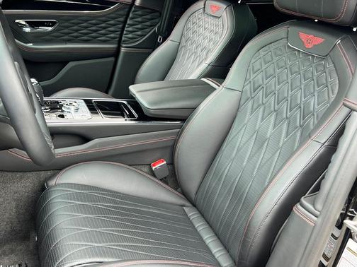 Black 2022 Bentley Flying Spur V8