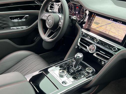 Black 2022 Bentley Flying Spur V8