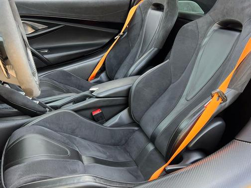 MSO Paris Blue 2018 McLaren 720S Performance