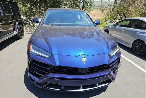 Blue 2019 Lamborghini Urus Base