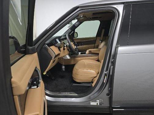 2025 Land Rover Range Rover P400 SE 7 Seat