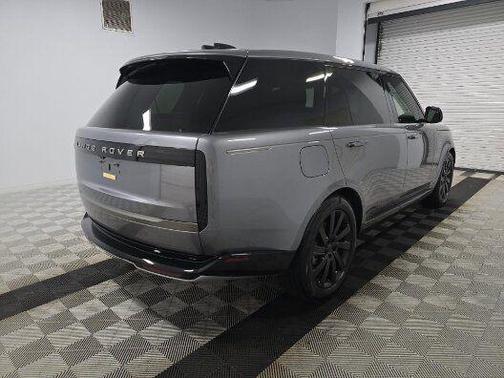 2025 Land Rover Range Rover P400 SE 7 Seat