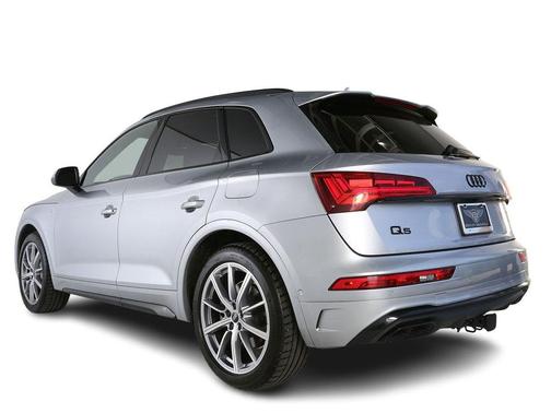 Florett Silver Metallic 2023 Audi Q5 e 55 S line Prestige