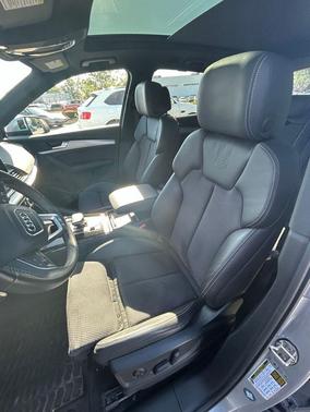 Florett Silver Metallic 2023 Audi Q5 e 55 S line Prestige