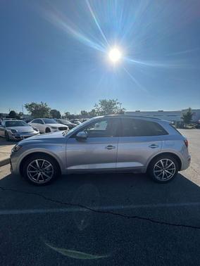 Florett Silver Metallic 2023 Audi Q5 e 55 S line Prestige