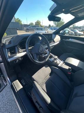 Florett Silver Metallic 2023 Audi Q5 e 55 S line Prestige