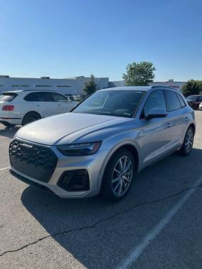Florett Silver Metallic 2023 Audi Q5 e 55 S line Prestige