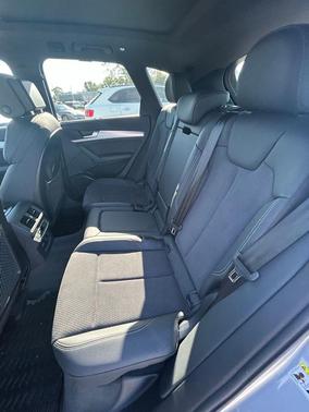 Florett Silver Metallic 2023 Audi Q5 e 55 S line Prestige