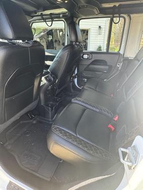 Bright White Clearcoat 2023 Jeep Wrangler 4-Door High Altitude 4x4