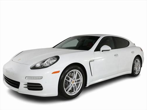2016 Porsche Panamera 4