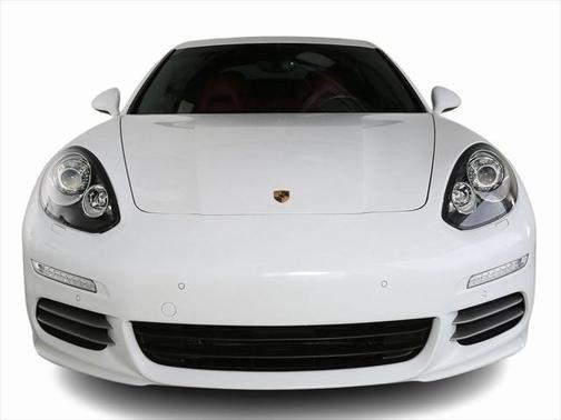 2016 Porsche Panamera 4