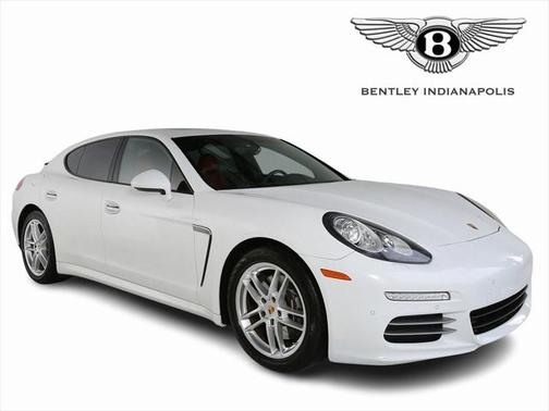 2016 Porsche Panamera 4