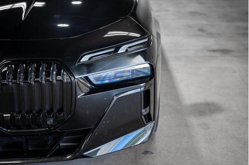 2023 BMW 740 i