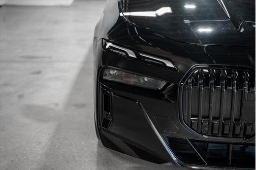 2023 BMW 740 i