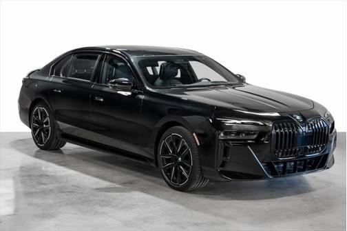 2023 BMW 740 i
