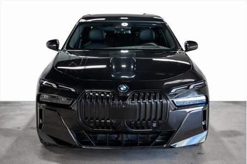2023 BMW 740 i