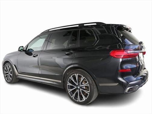 2022 BMW X7 M50i