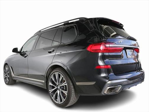 2022 BMW X7 M50i