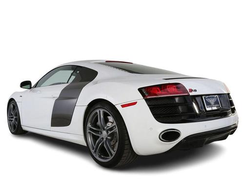 Ibis White/Black Roof 2012 Audi R8 5.2 quattro