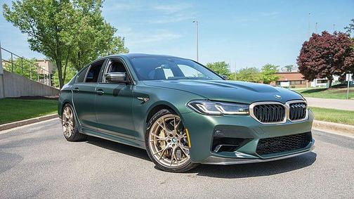 Frozen Deep Green Metallic 2022 BMW M5 Base
