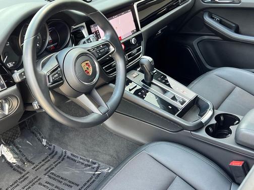 Chalk 2024 Porsche Macan Macan