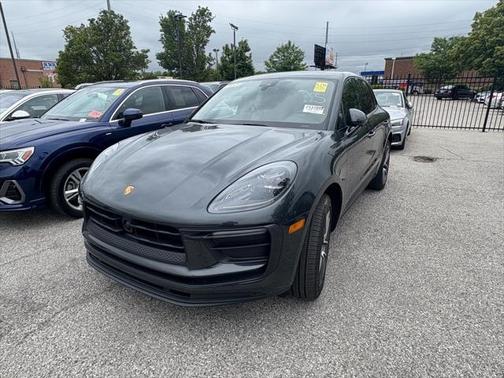 2023 Porsche Macan Base