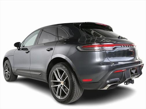 2023 Porsche Macan Base
