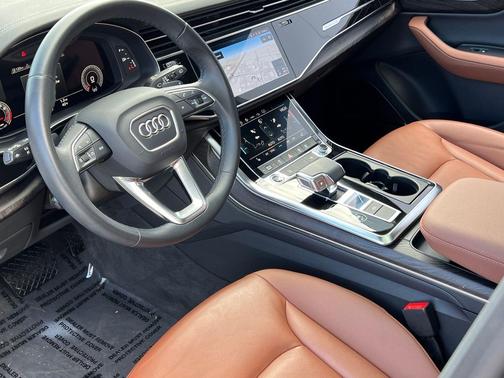 2023 Audi Q7 45 Premium Plus
