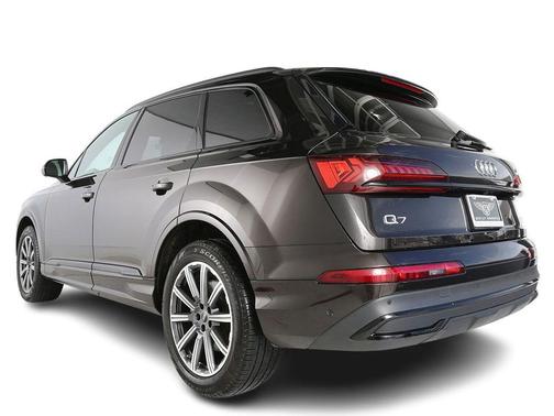 2023 Audi Q7 45 Premium Plus