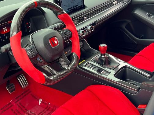2025 Honda Civic Type R Base (M6)