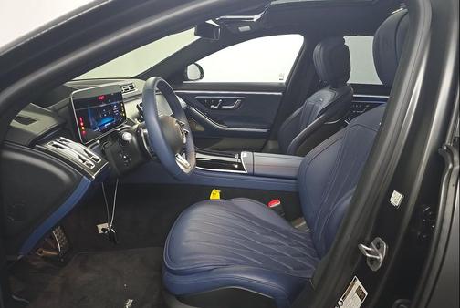 MANUFAKTUR Graphite Grey Magno 2025 Mercedes-Benz AMG S 63 E 4MATIC