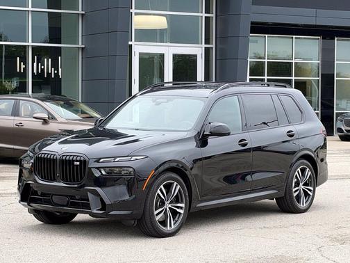 Black Sapphire Metallic 2025 BMW X7 M60i