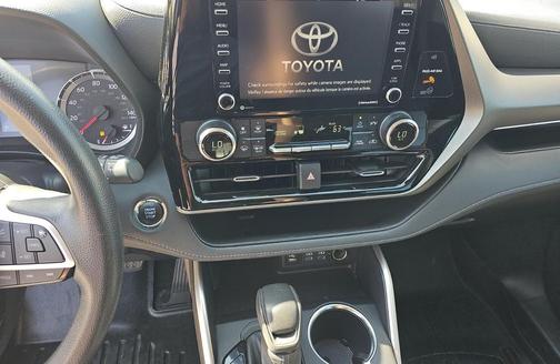 Magnetic Gray Metallic 2022 Toyota Highlander L