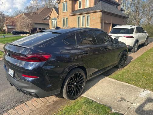 Carbon Black Metallic 2022 BMW X6 M50i