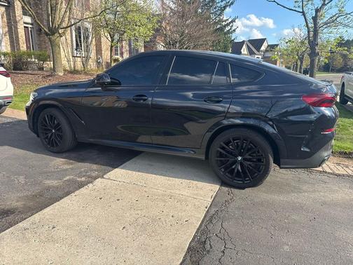 Carbon Black Metallic 2022 BMW X6 M50i