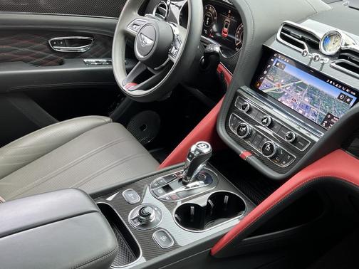 2024 Bentley Bentayga Mulliner