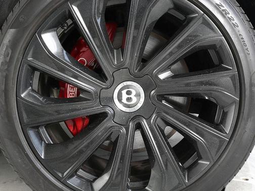 2024 Bentley Bentayga Mulliner