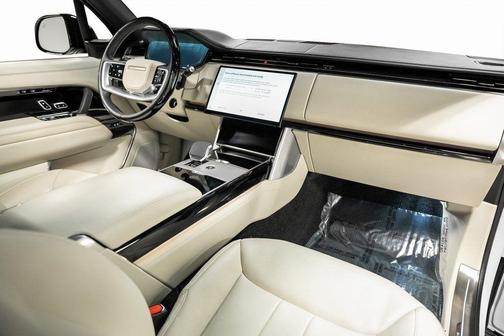 2025 Land Rover Range Rover P530 SE