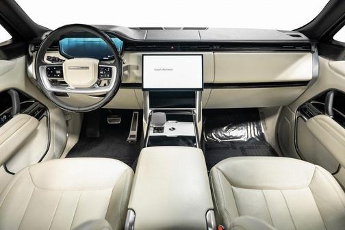 2025 Land Rover Range Rover P530 SE