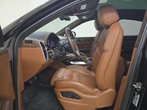 2023 Porsche Cayenne Turbo