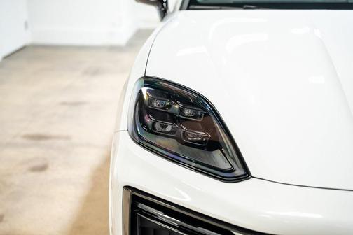 2025 Porsche Cayenne Turbo