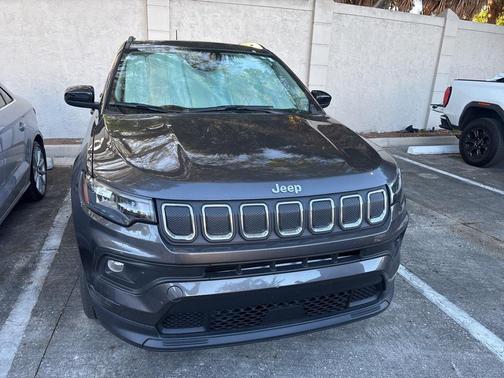 2022 Jeep Compass Latitude Lux