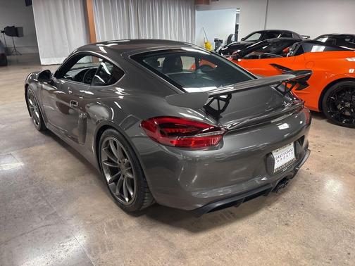 2016 Porsche Cayman GT4