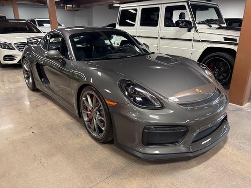 2016 Porsche Cayman GT4