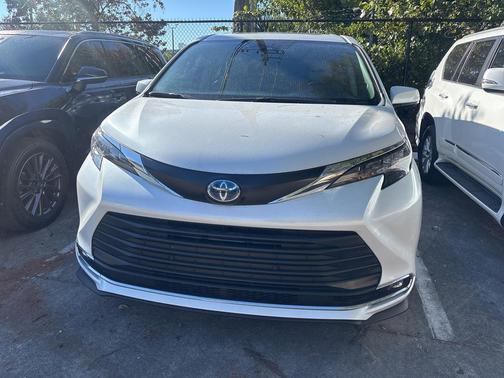 2024 Toyota Sienna XLE